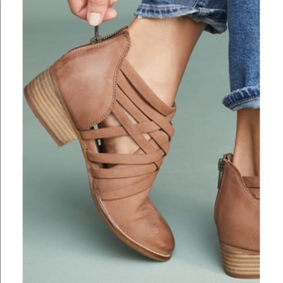 seychelles so blue bootie